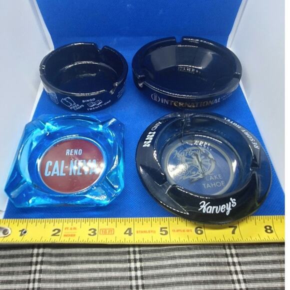 Lot of 4 casino ashtrays- Cal-Neva- Riverside- Harvey's(cracked)- International - Picture 2 of 8